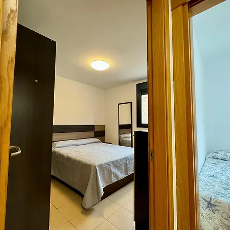 Sardina Beach Apartament *
